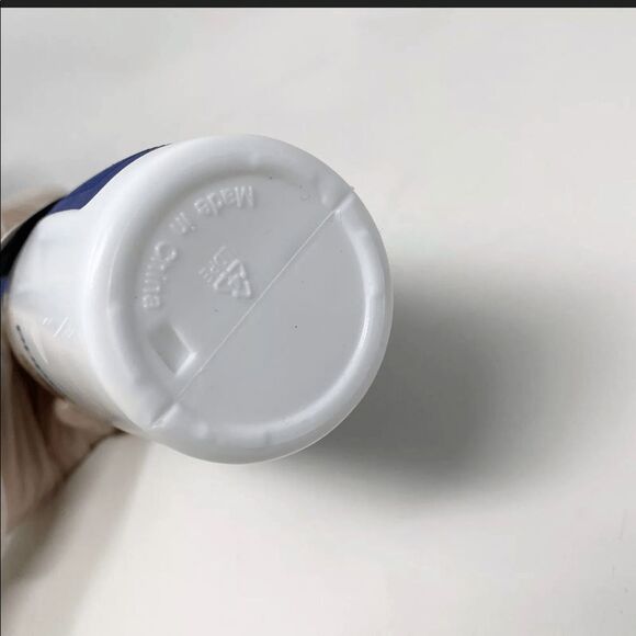 Real Madrid Water Bottle White Soccer Plastic Sports Team Futbol RMCF Game Blue - Picture 6 of 7